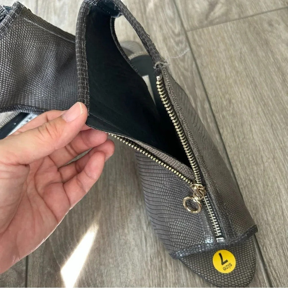 Diane Von Furstenberg Metallic Snakeskin Leather Upper Zipper Sandal Boots - Picture 14 of 16